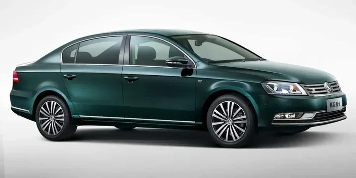 2023 Volkswagen 2023-volkswagen-magotan-330tsi main image