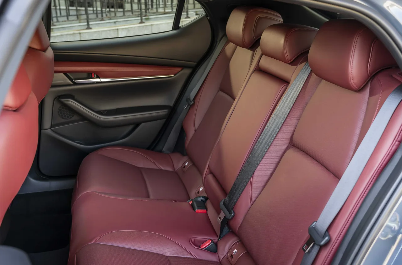 Interior 4