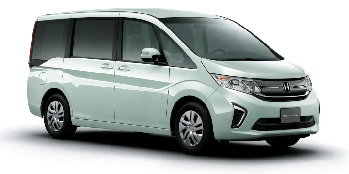 2015 Honda Stepwgn exterior main image