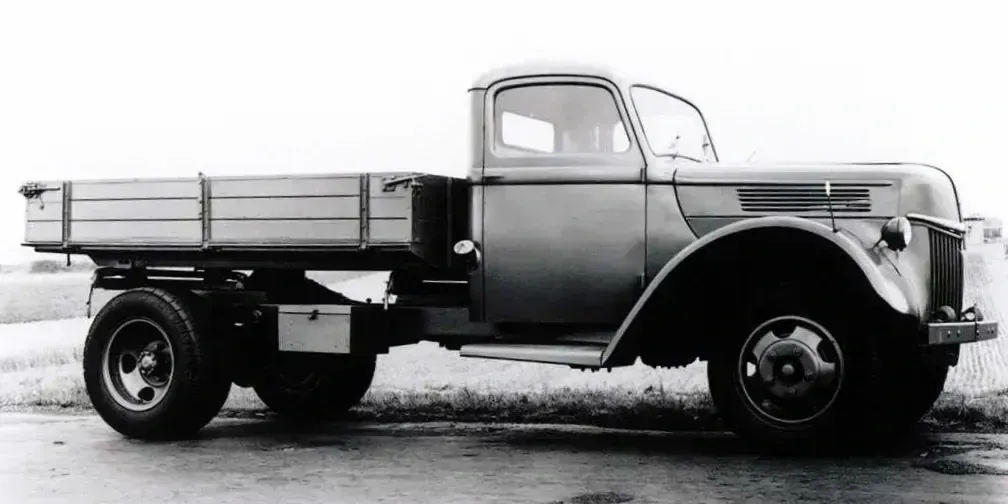 1943 Ford V3000 photo 1