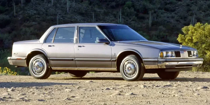 1986 Oldsmobile 1986-oldsmobile-delta-88-18205440-royale-sedan main image