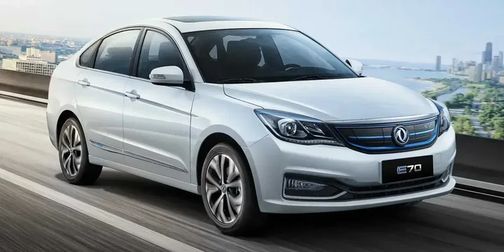 2019 Aeolus 2019-aeolus-e70-sedan-single-speed-163ps main image