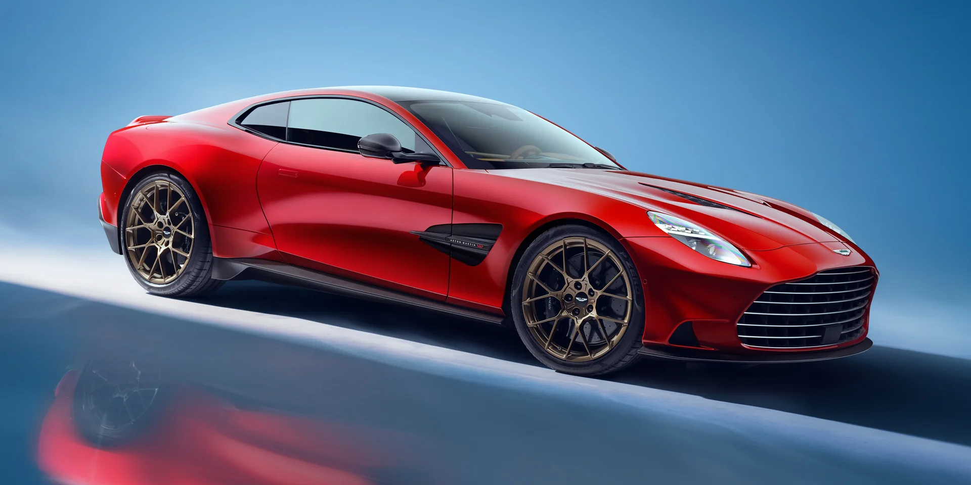 2026 Aston Martin Vanquish photo 1