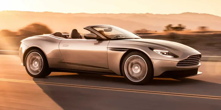 2018 Aston Martin 2018-aston-martin-db11-40-v8-touchtronic-iv-8-speed main image