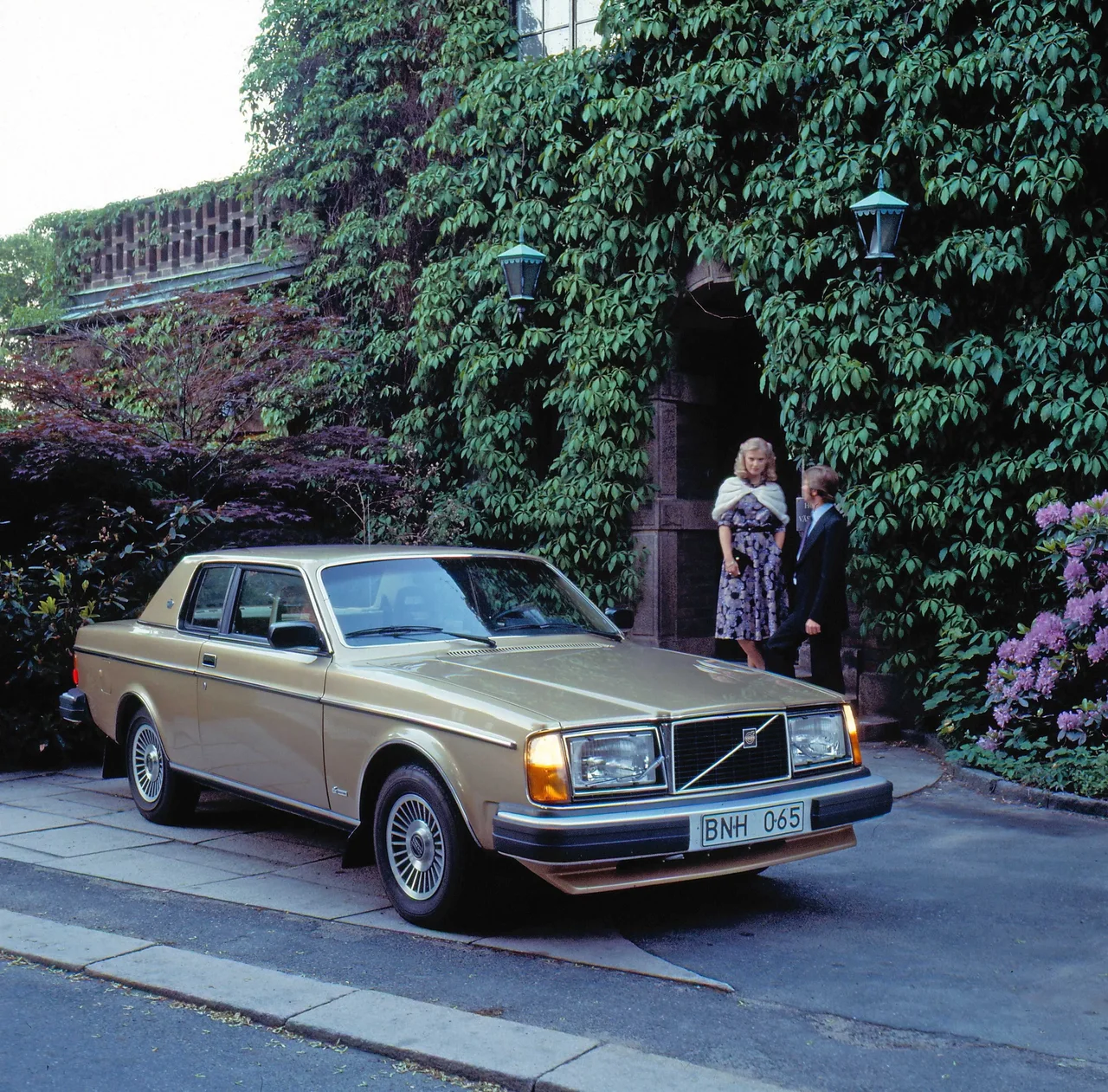 Exterior 3