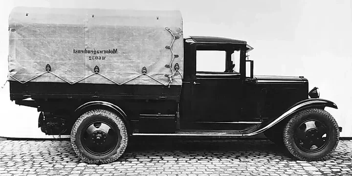 1932 Chevrolet 1932-chevrolet-utility-truck-model-na-15-ton-chassis-32-manual main image
