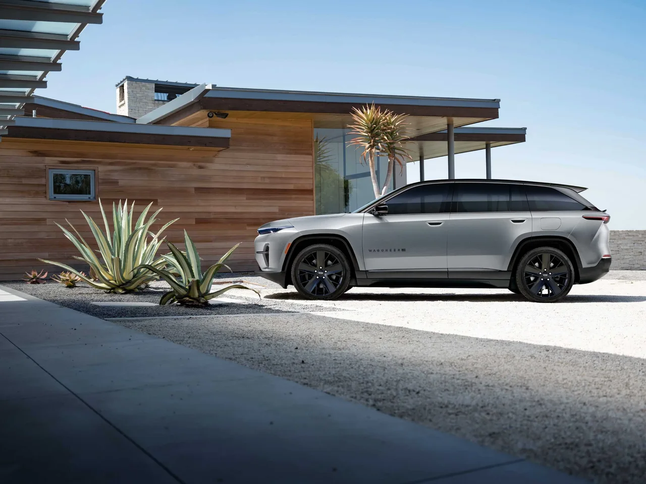 Exterior 3
