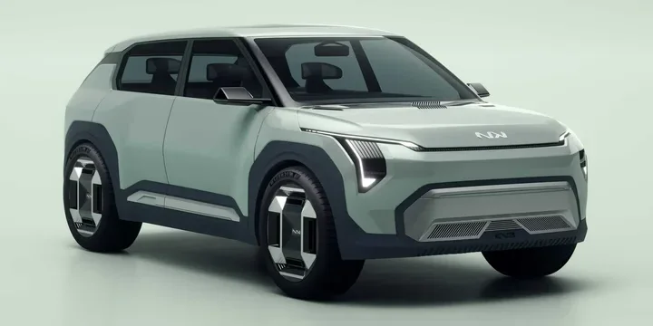 2023 Kia 2023-kia-ev3 main image