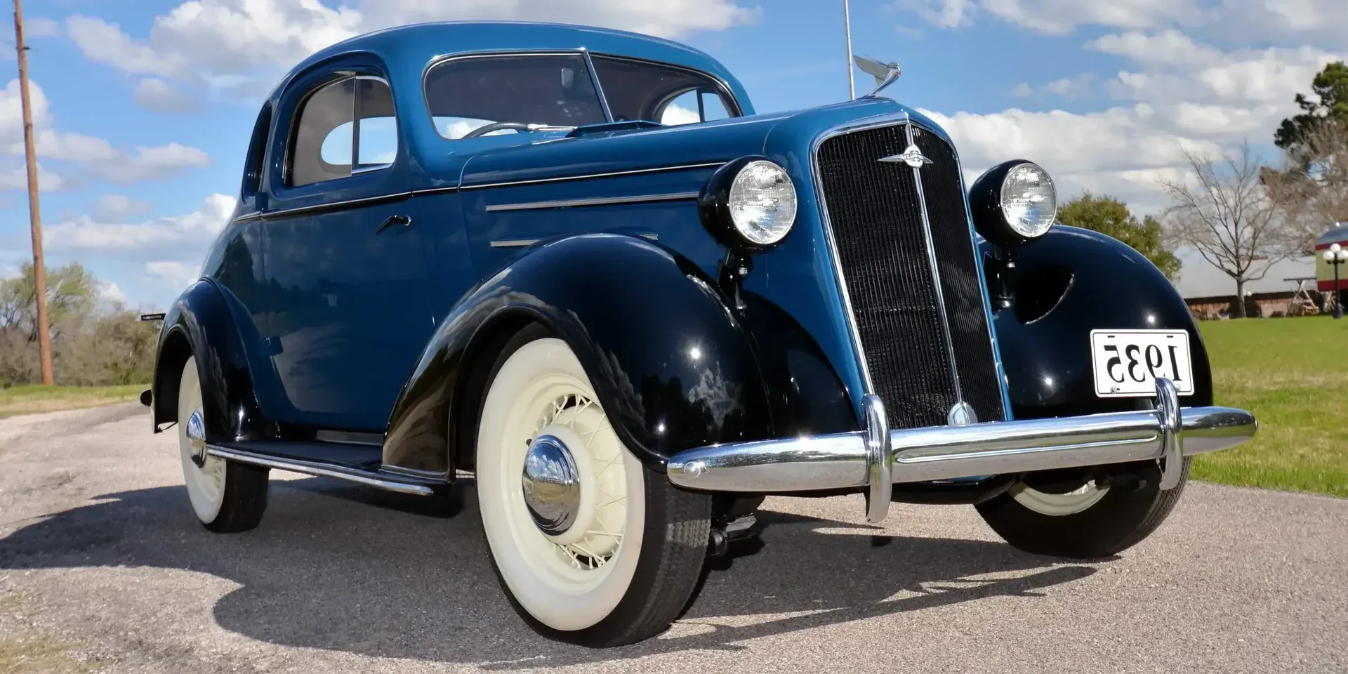 1935 Chevrolet Master Deluxe photo 1