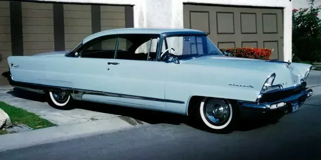 1956 Lincoln Capri photo 1