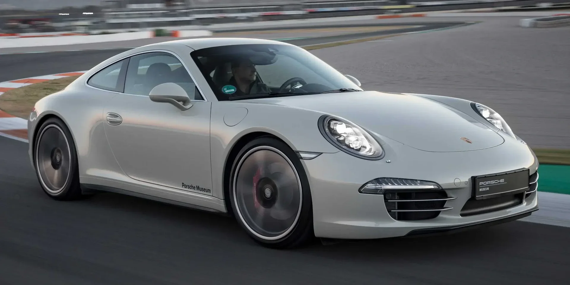 2014 Porsche 911 Carrera S photo 1