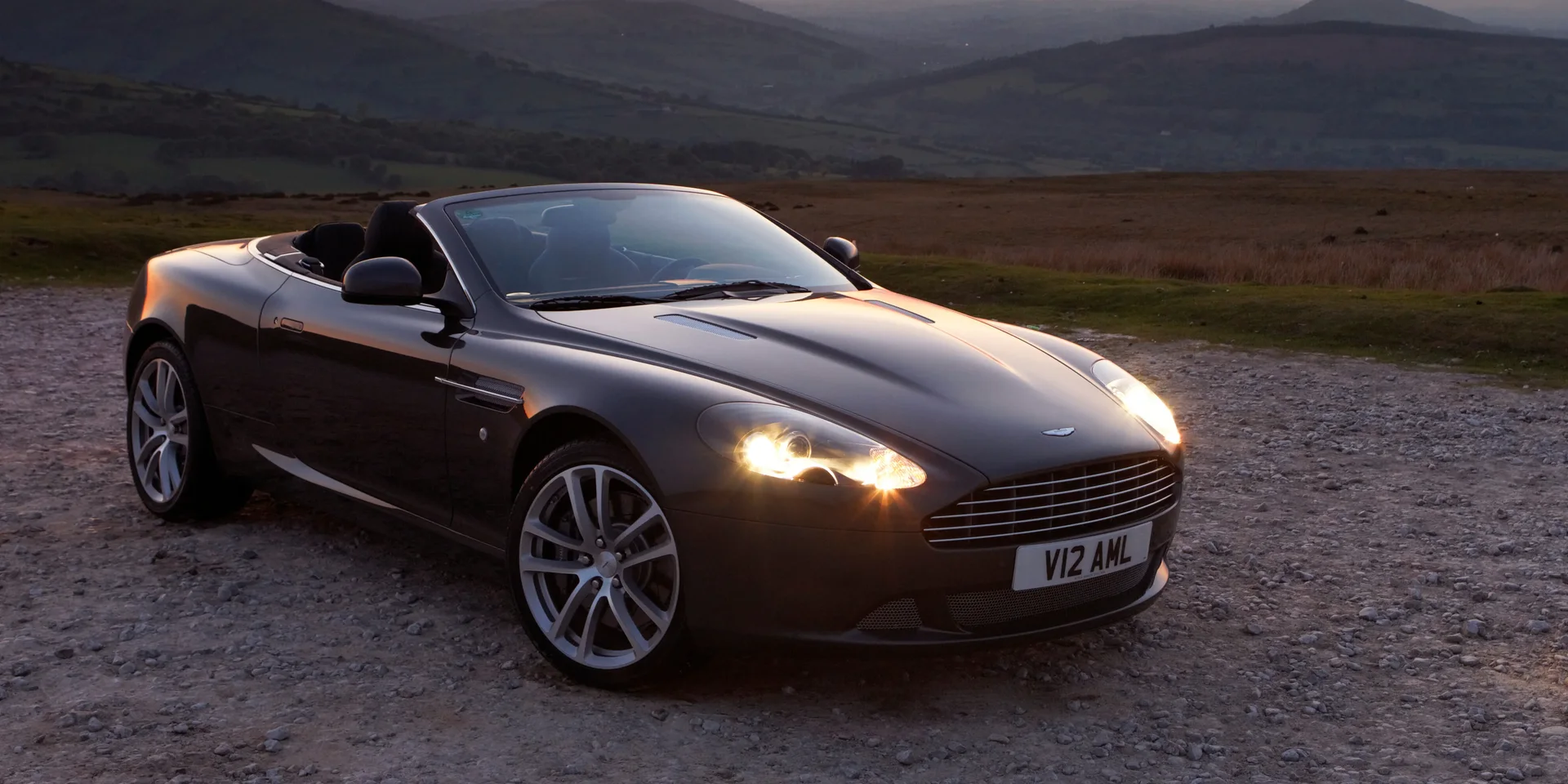 2012 Aston Martin DB9 Volante photo 1