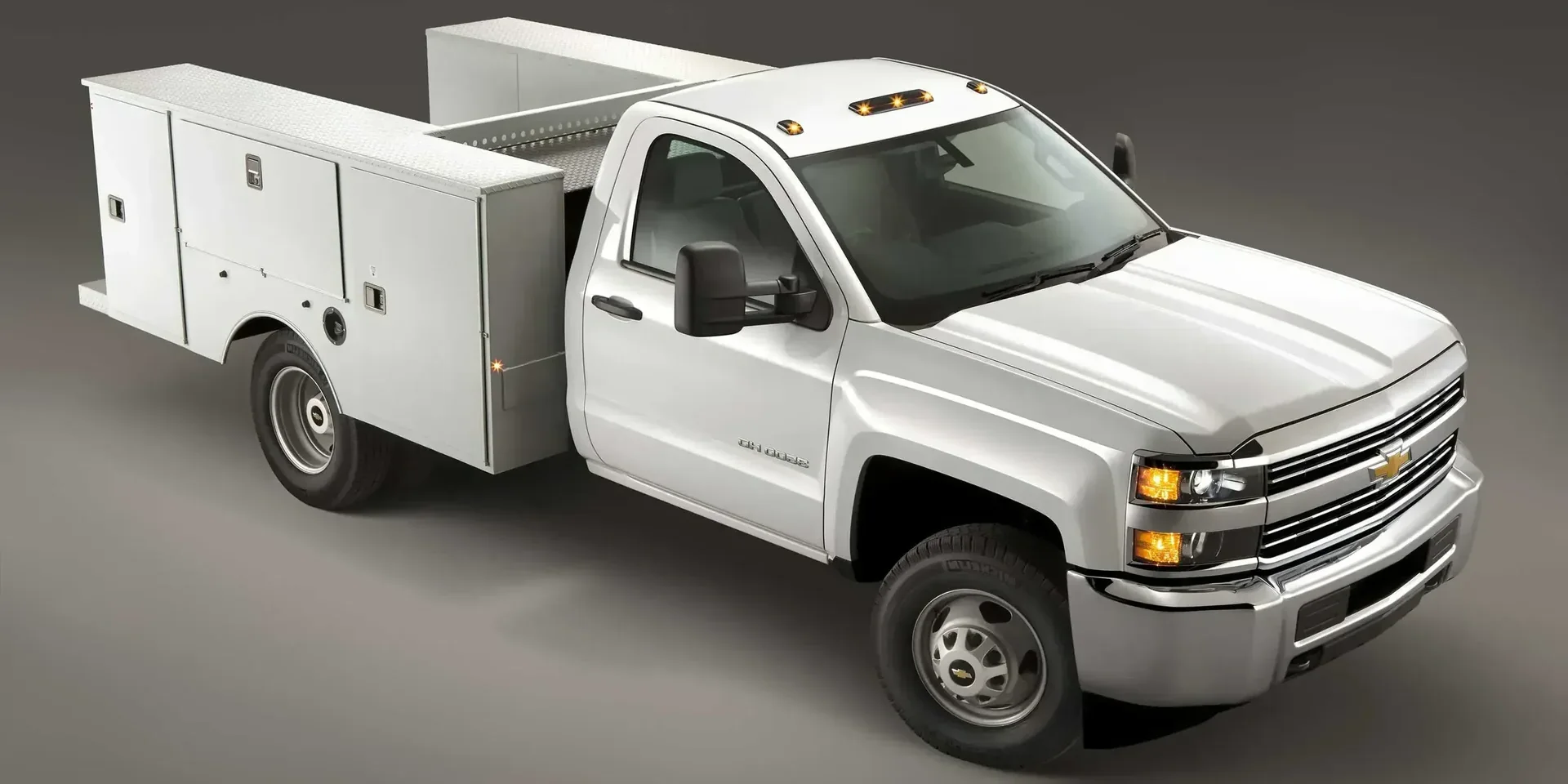 2017 Chevrolet Silverado photo 1