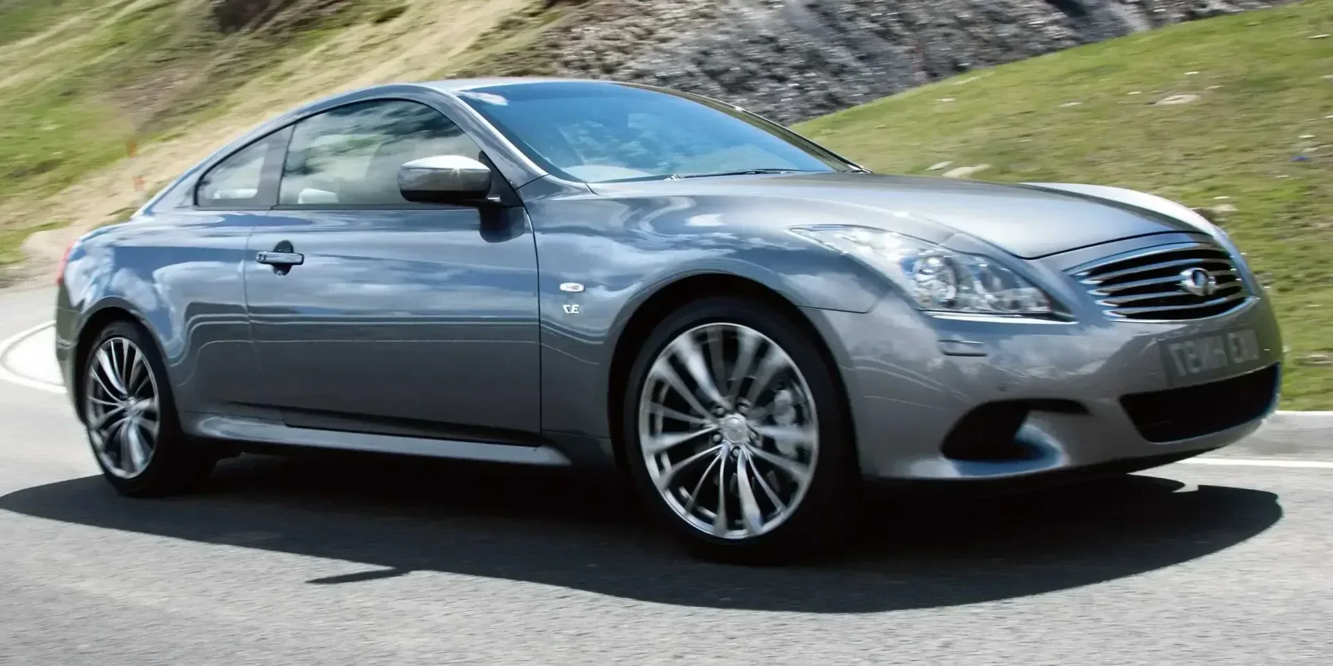 2014 Infiniti Q60 photo 1