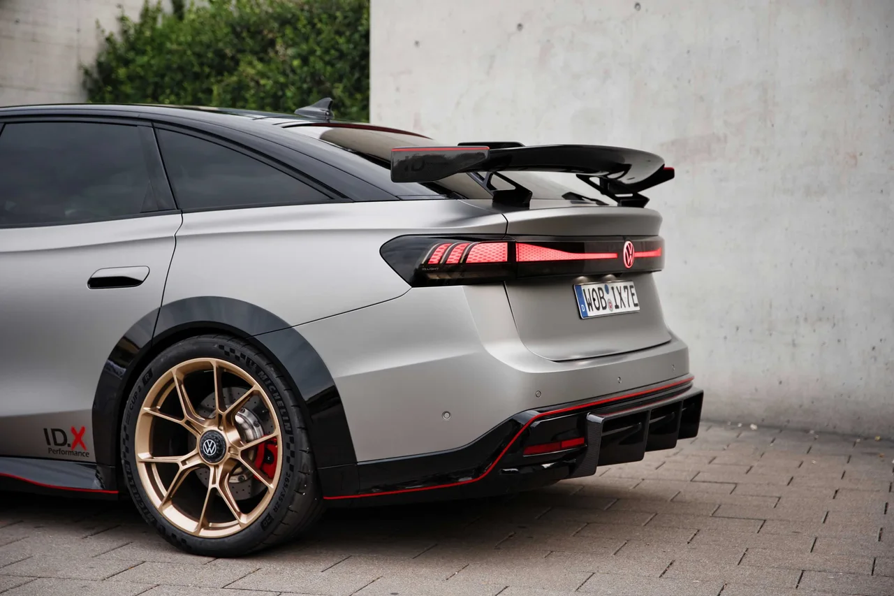 Exterior 9
