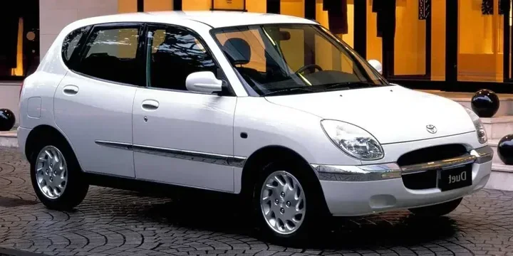 2000 Toyota 2000-toyota-duet-generation-m100a main image