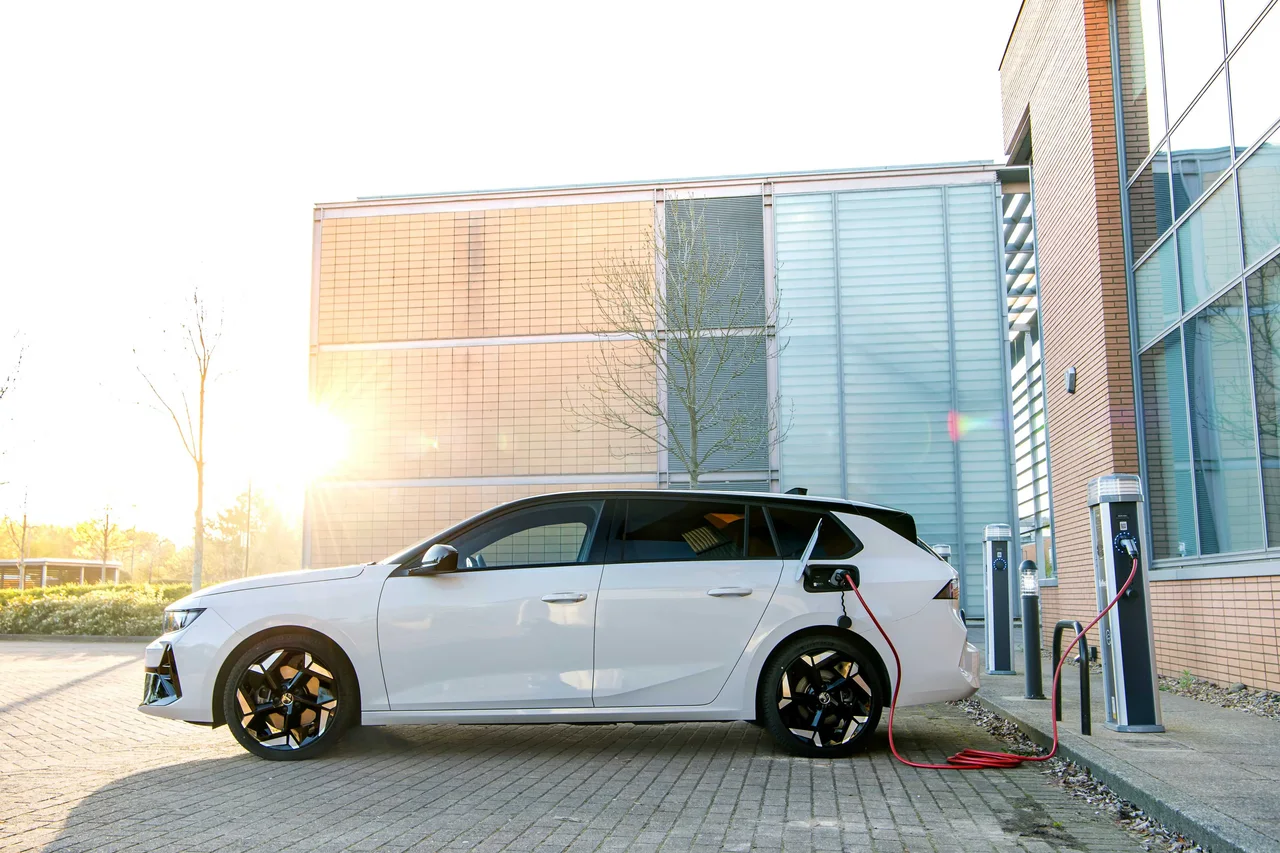Exterior 4