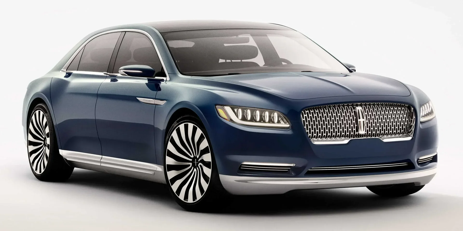 2015 Lincoln Continental photo 1