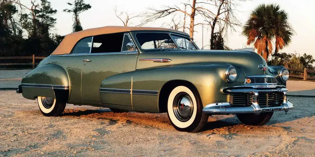 1942 Oldsmobile 98 Custom Cruiser photo 1