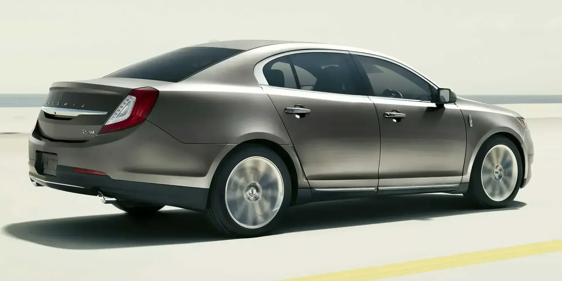 2015 Lincoln MKS photo 1