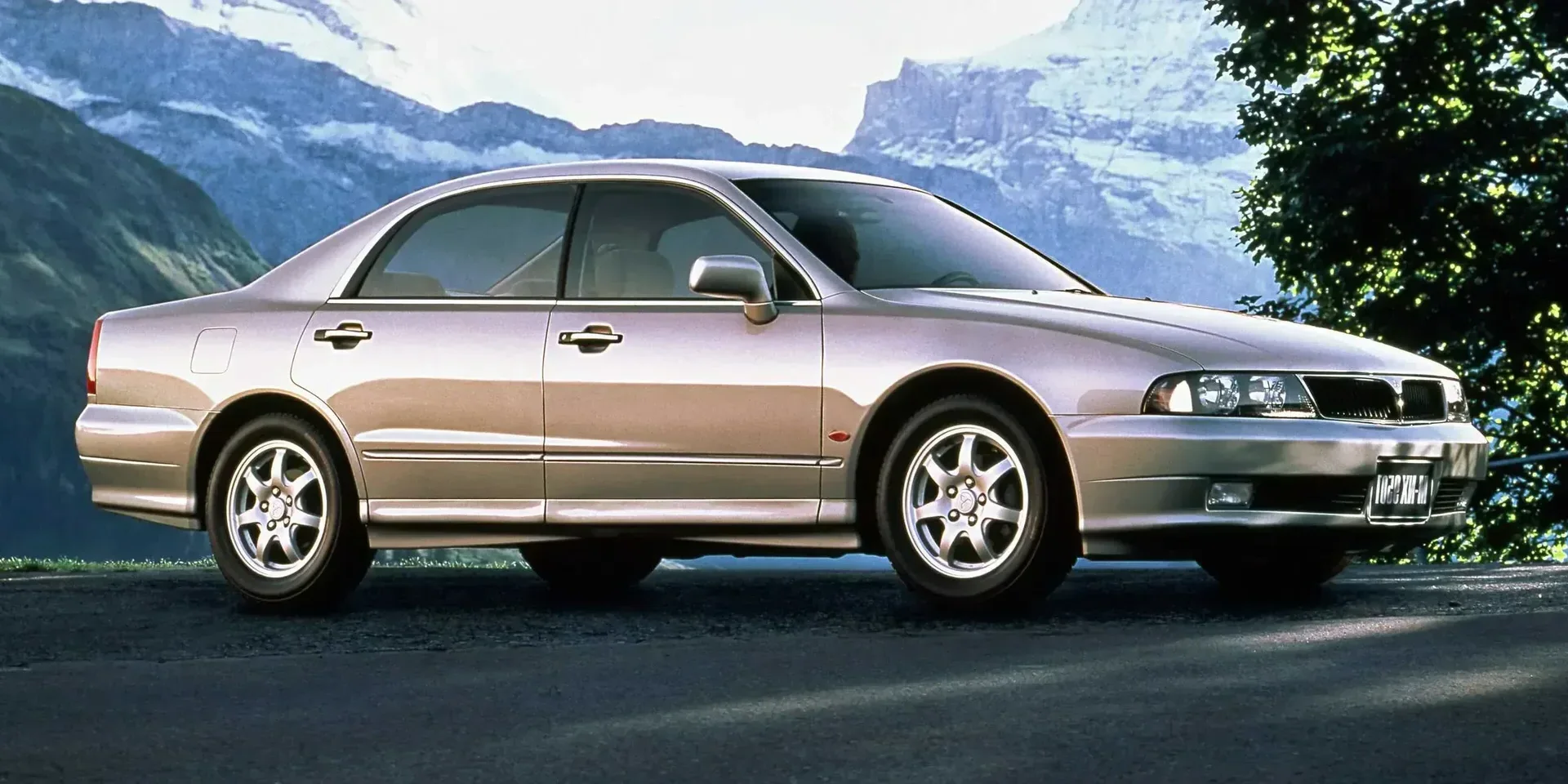 1995 Mitsubishi Diamante photo 1