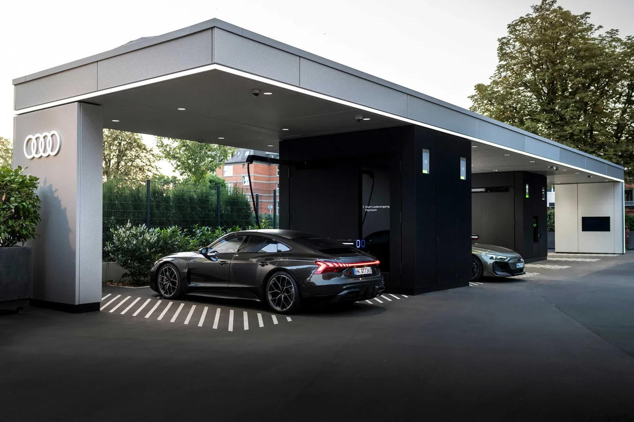 Exterior 4