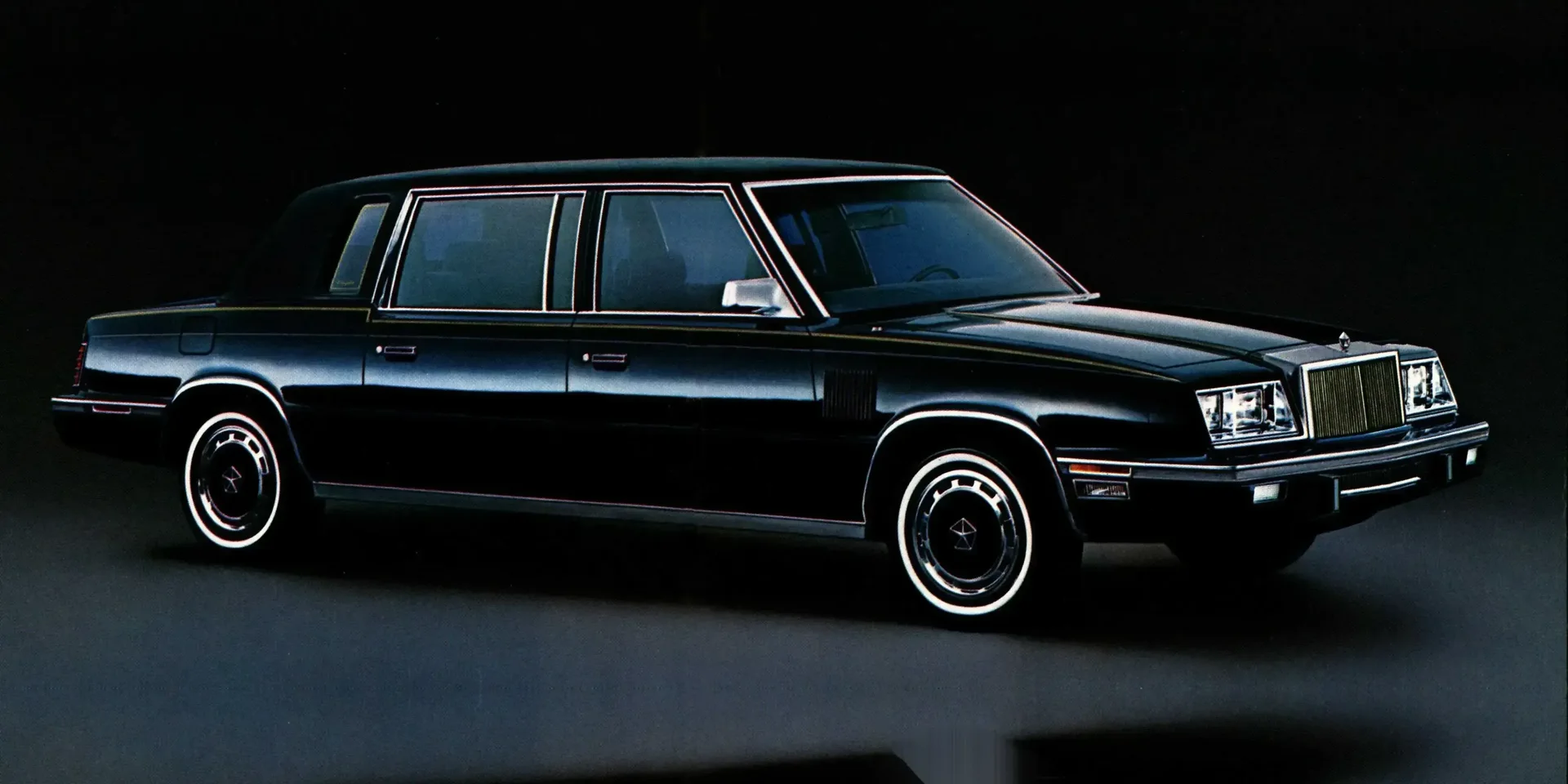 1984 Chrysler Executive photo 1