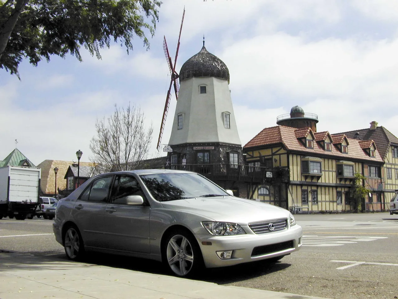 Exterior 2