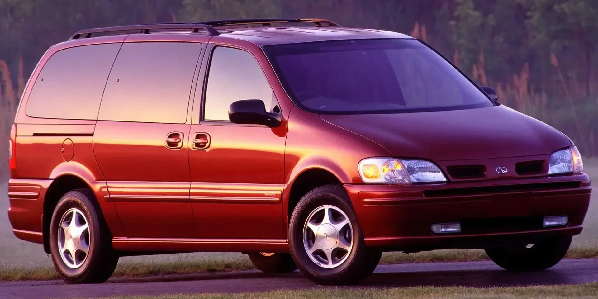 1997 Oldsmobile Silhouette LWB photo 1