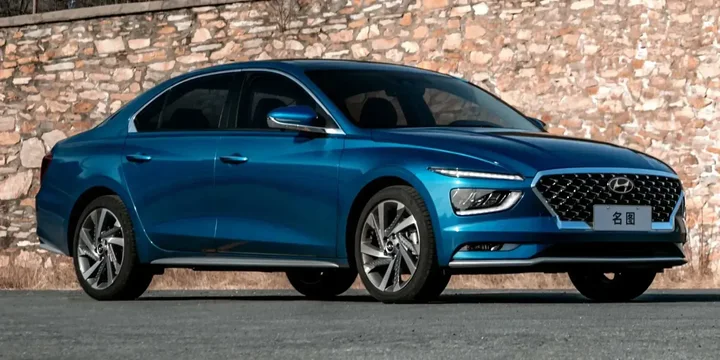 2021 Hyundai 2021-hyundai-mistra-18-cvt main image