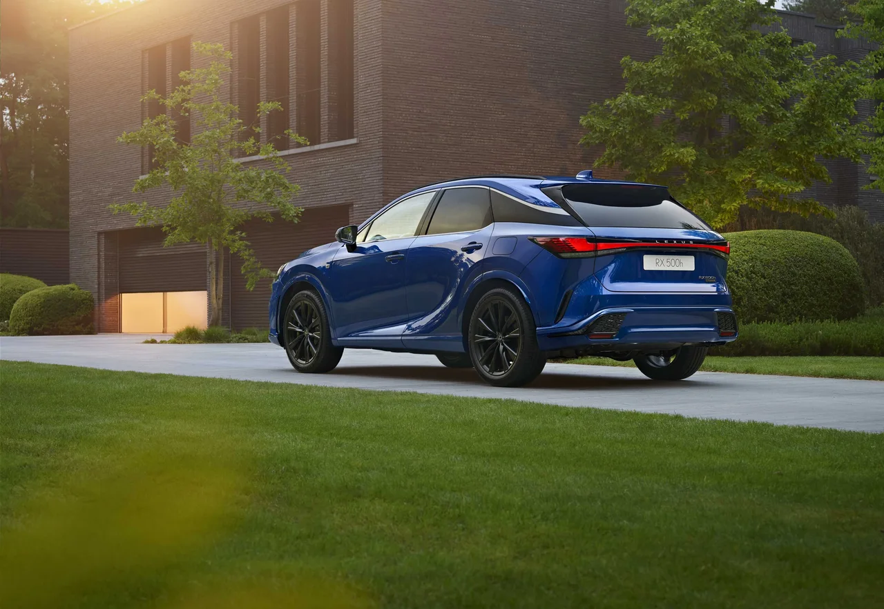 Exterior 4