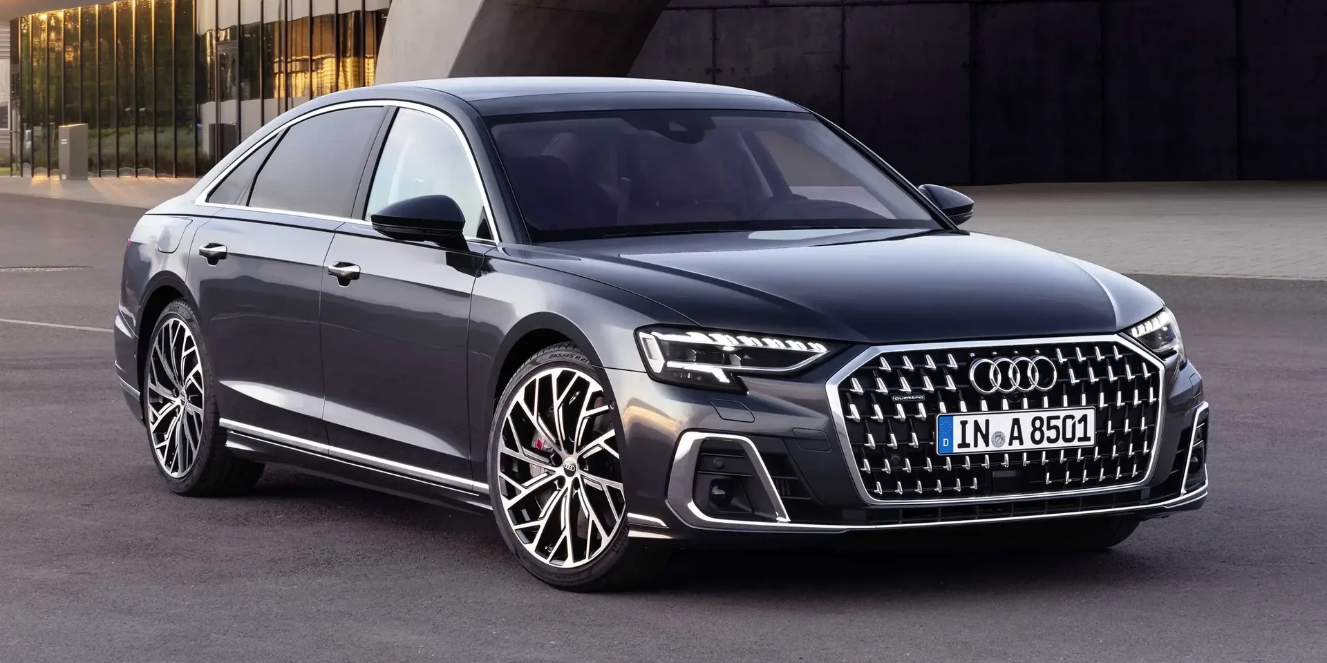 2022 Audi A8 photo 1