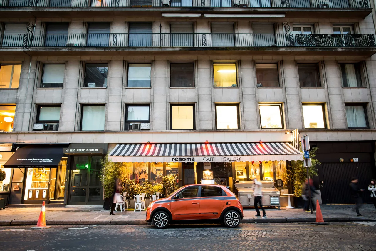 Exterior 4