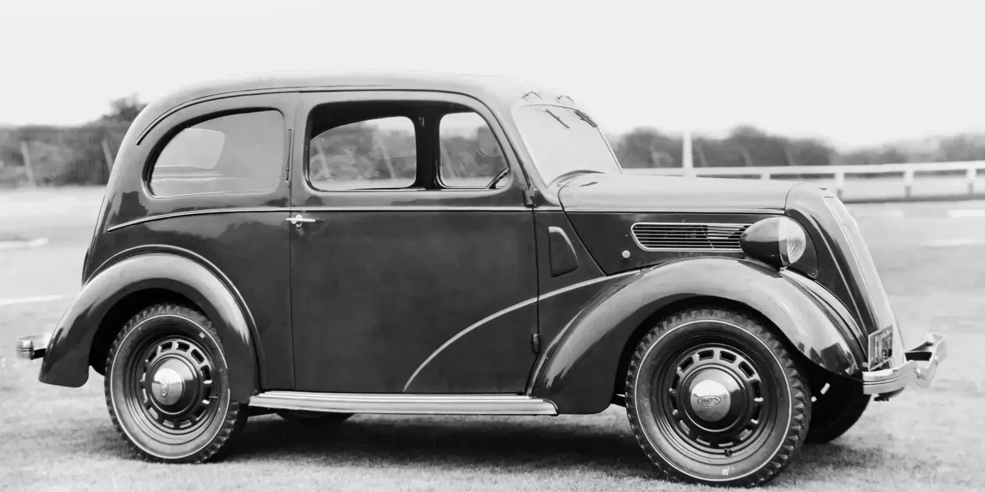 1939 Ford 7Y photo 1