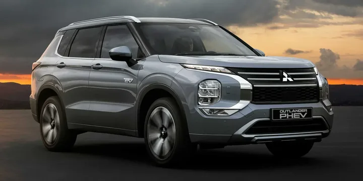 2025 Mitsubishi 2025-mitsubishi-outlander-phev main image