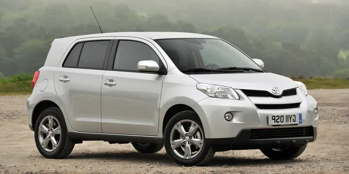2010 Toyota Urban Cruiser front three-quarter view