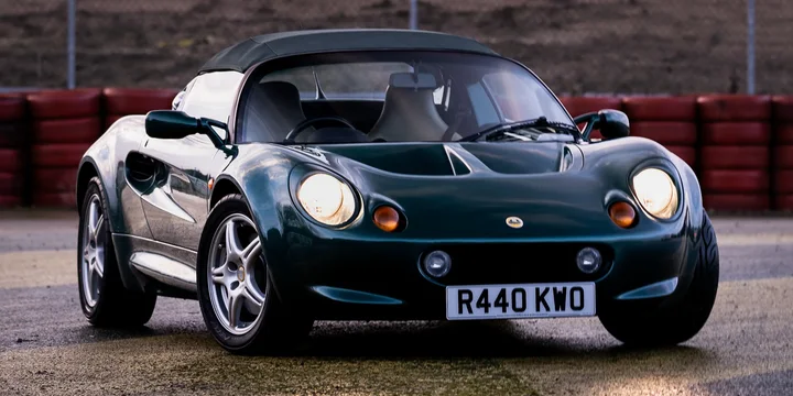 1996 Lotus Elise front three-quarter view