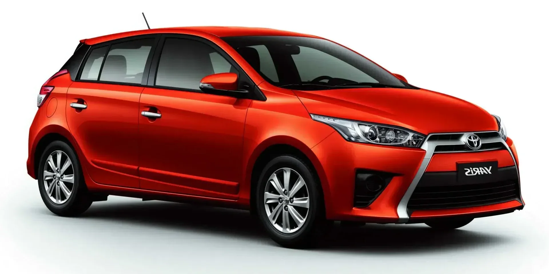 2013 Toyota Yaris photo 1