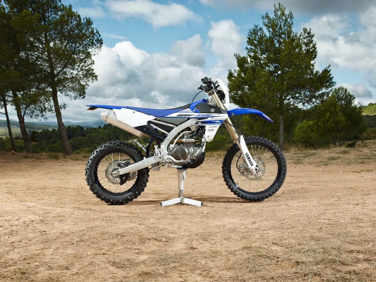 Exterior 5