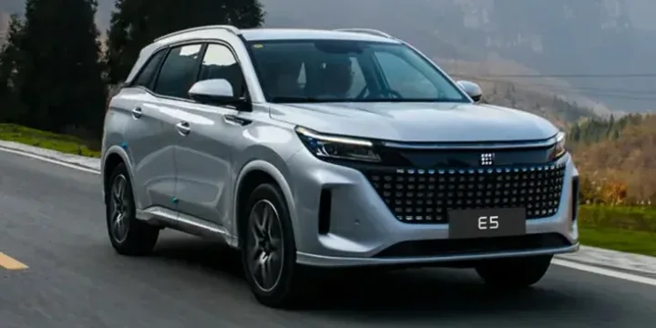DFSK E5 exterior