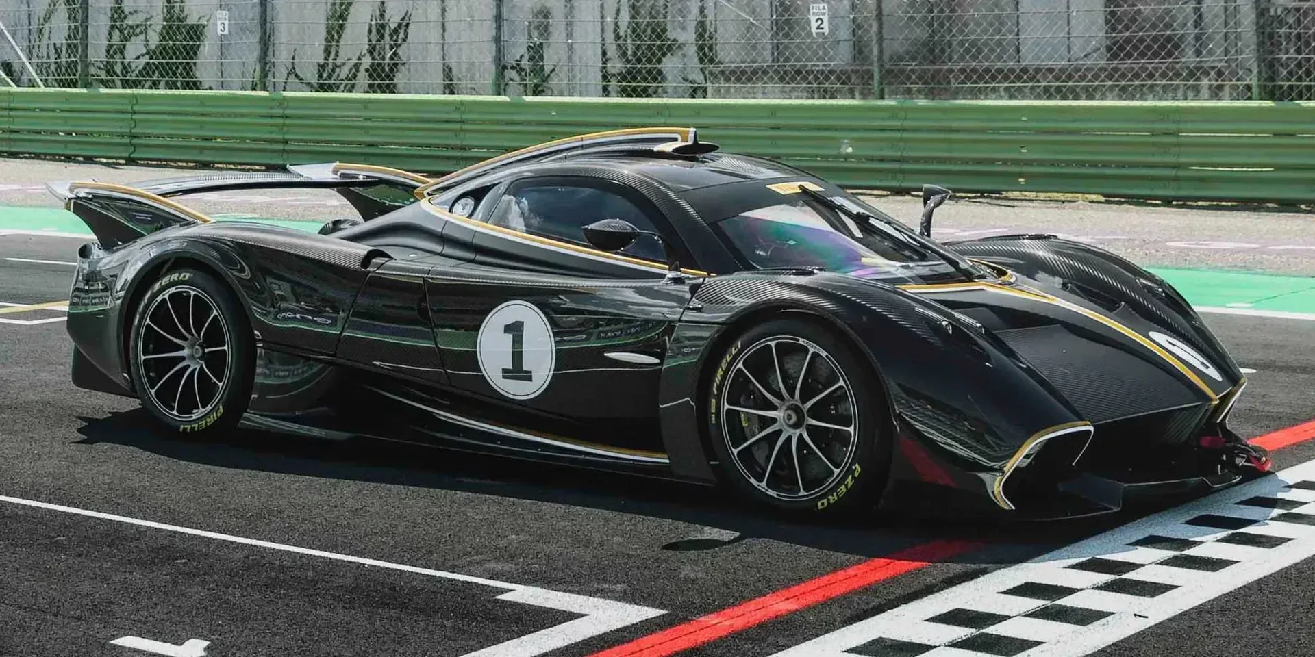 2025 Pagani Huayra photo 1