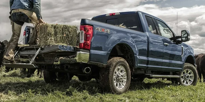 2017 Ford 2017-ford-super-duty-pickup-f-350-supercab-62-v8-pfi-ffv-4x4-torqshift-6-speed-390ps main image