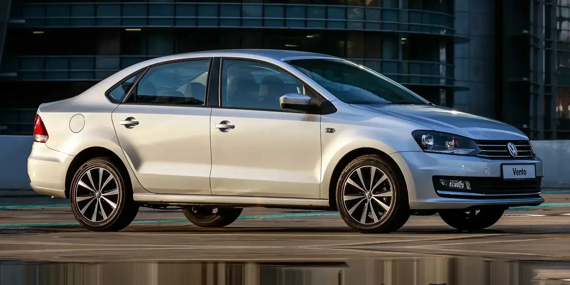 2015 Volkswagen Vento photo 1
