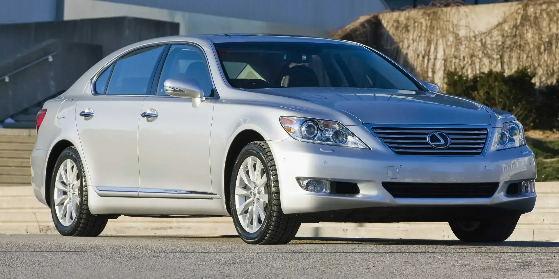 2013 Lexus LS photo 1