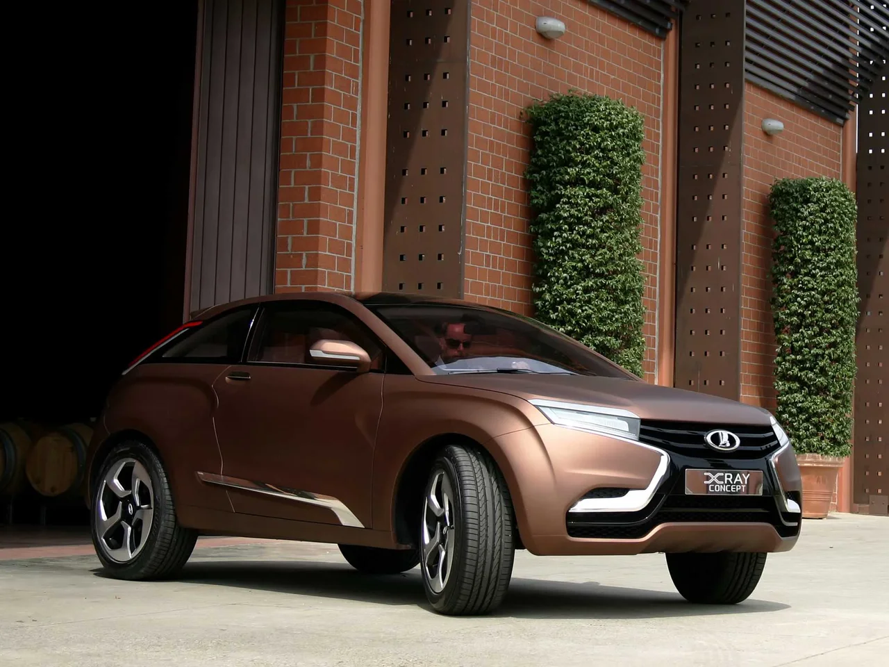 Exterior 3