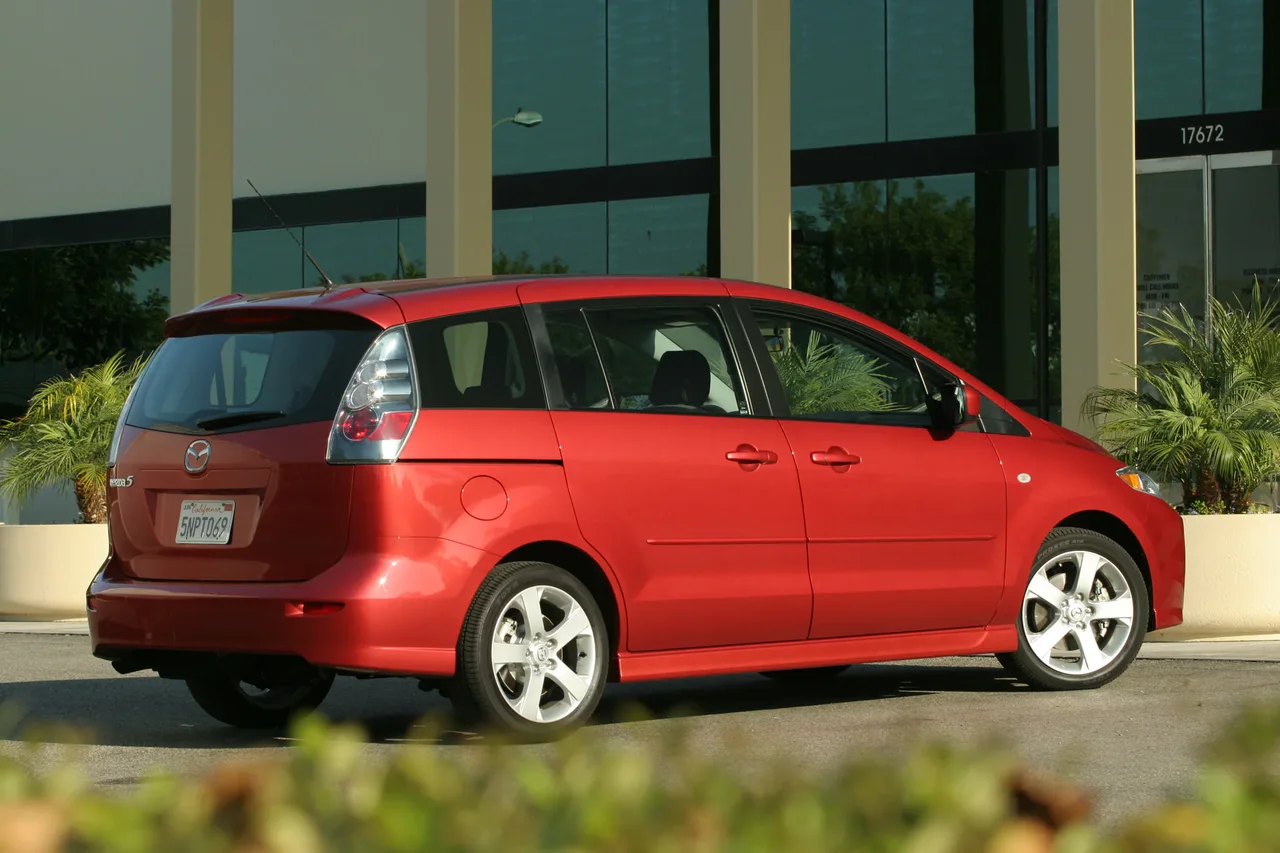 Exterior 3