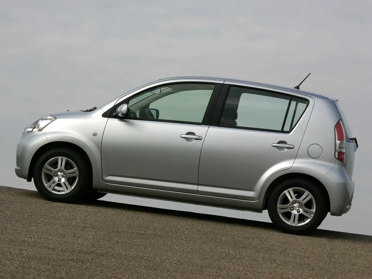 Exterior 3