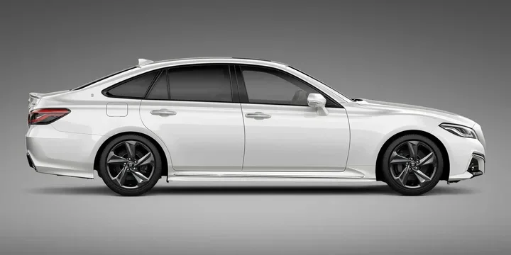 2017 Toyota 2017-toyota-crown main image