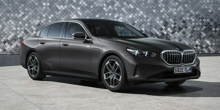 2024 BMW 2024-bmw-5-series-530i-sedan-steptronic main image
