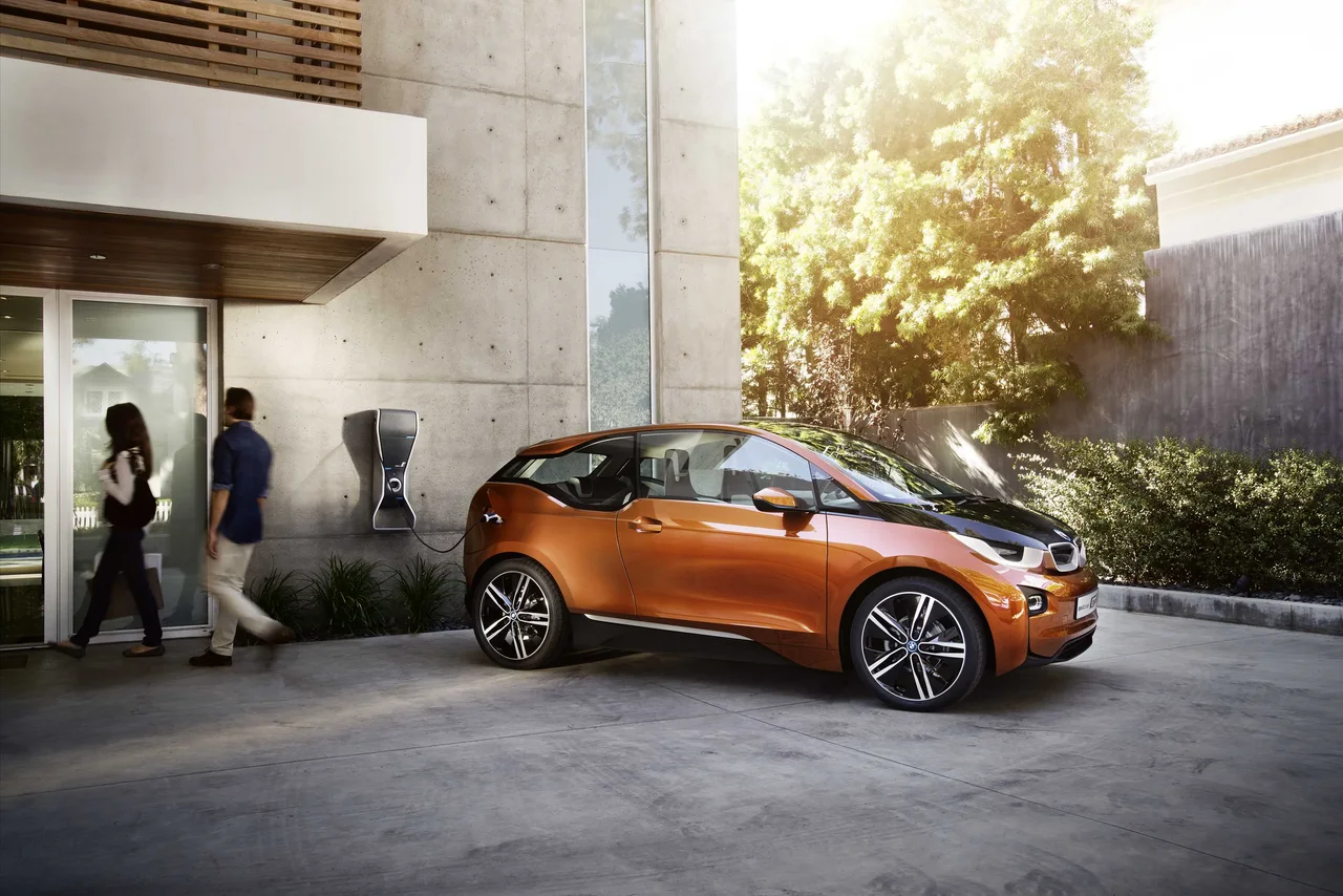 Exterior 3